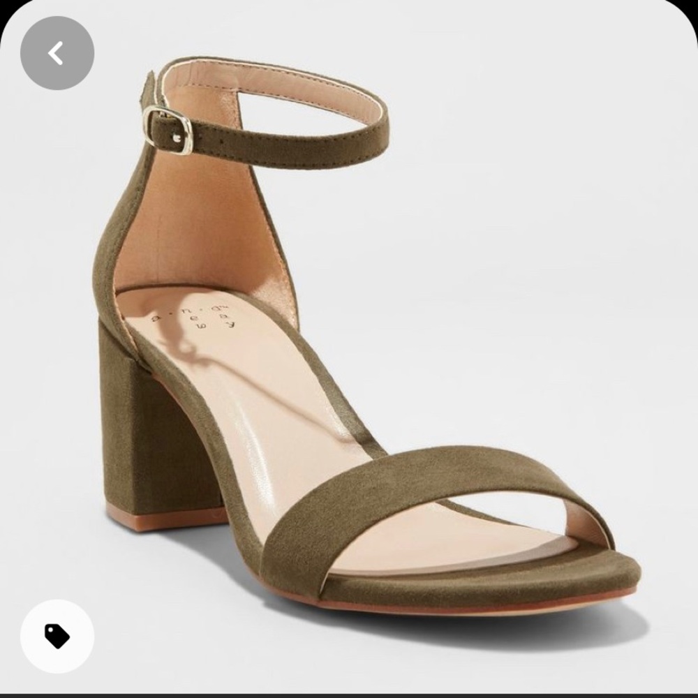 NEW Green Pumps